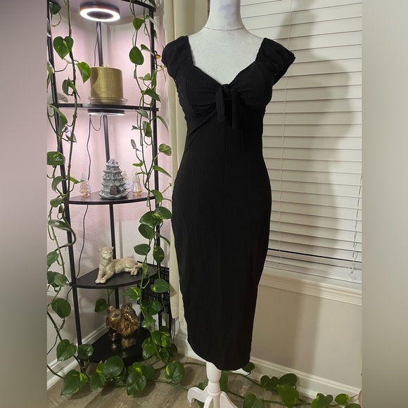 No Boundaries Women’s Ribbed Little Black Dress - Picture 1 of 3